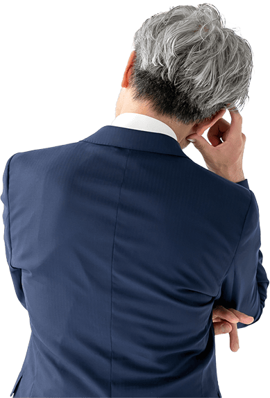 悩んでいる男性