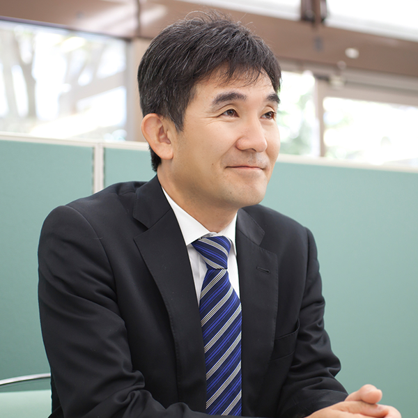 小久保 忍 氏
